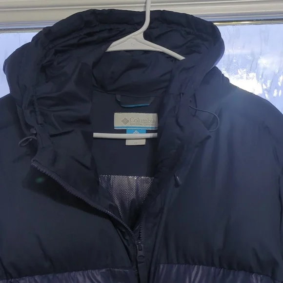 Columbia Women's Puffer Jacket - Picture 2 of 5